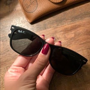 Ray-Ban Women’s Polarized Wayfarer Sunglasses 🕶